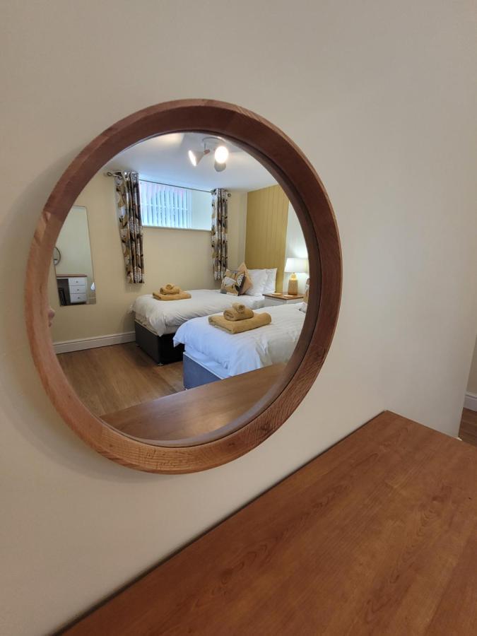 Llys Bach Apartment At Llys Aeron Aberaeron Eksteriør billede