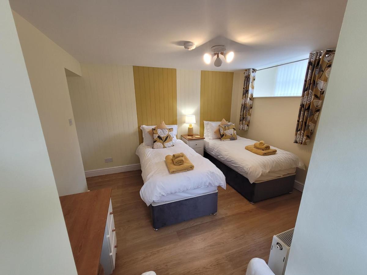 Llys Bach Apartment At Llys Aeron Aberaeron Eksteriør billede